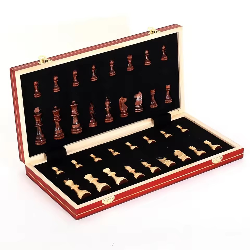 Folding Wooden Portable Chess  - огляд і ціна Board Game Yearbook